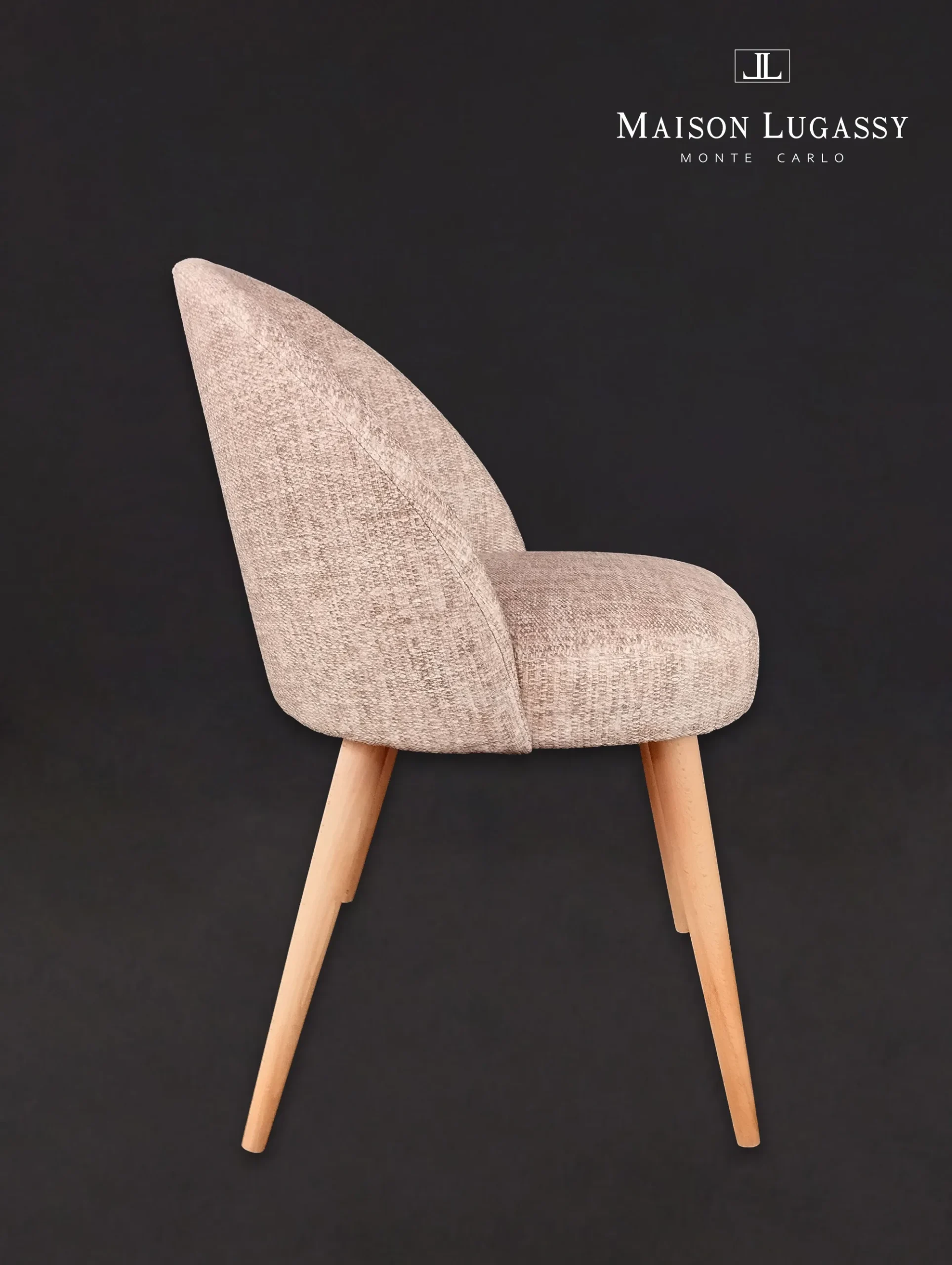 Chaise de repas "Louise" doux et élégant vue de côté