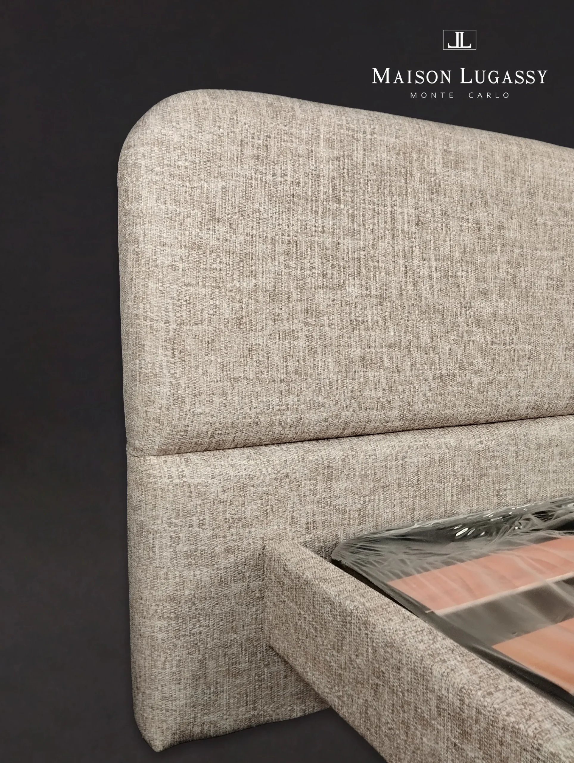 Zoom sur la superbe matière du lit "Ostende" manufacturé artisanalement
