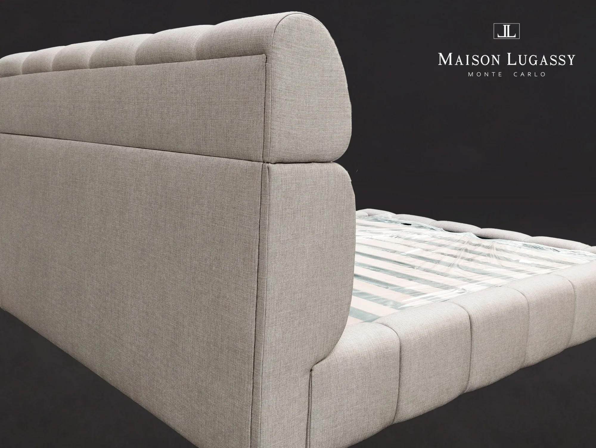 Détail du dos du lit design "Roman"